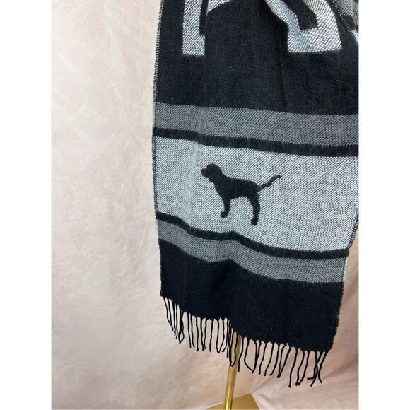 PINK Victoria's Secret Gray Reversible Knit Long Scarf Large PINK Lettering Logo - Picture 3 of 4